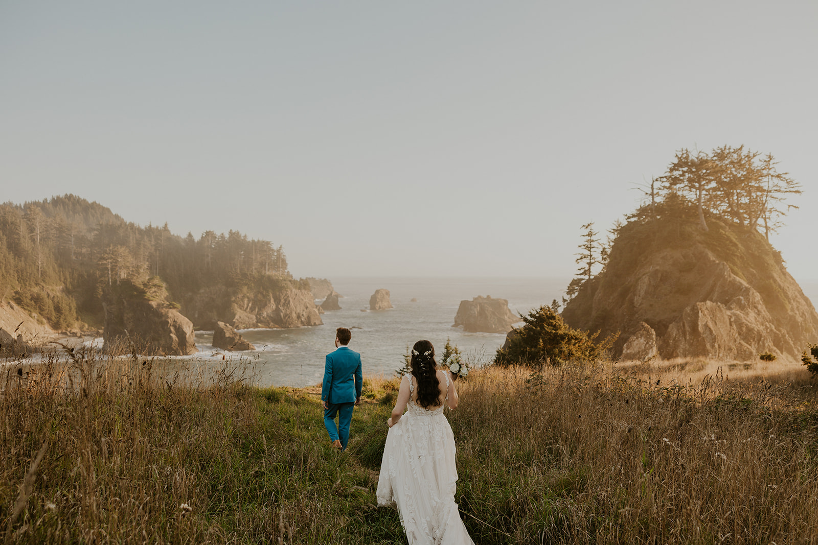 Couple on the Oregon Coast by Venturing Vows